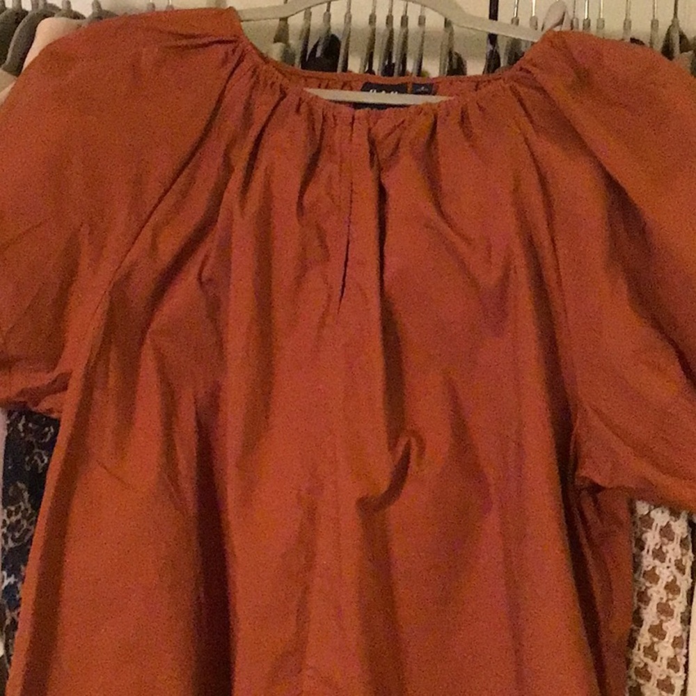 Gap Top - Picture 1 of 1